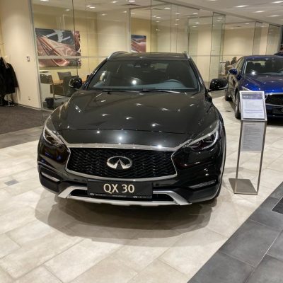 Infiniti QX30 Luxe Tech Wypożyczalnia samochodów luksusowych Mestenza Trójmiasto Rafał Grzebin