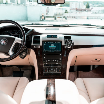 Cadillac Escalade wypożyczalnia samochodów luksusowych Mestenza Rafał Grzebin